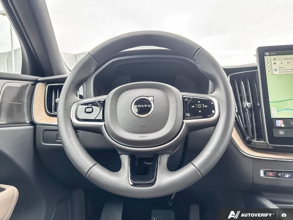 2026 Volvo XC60 Plug-In Hybrid Plus Dark Theme-14