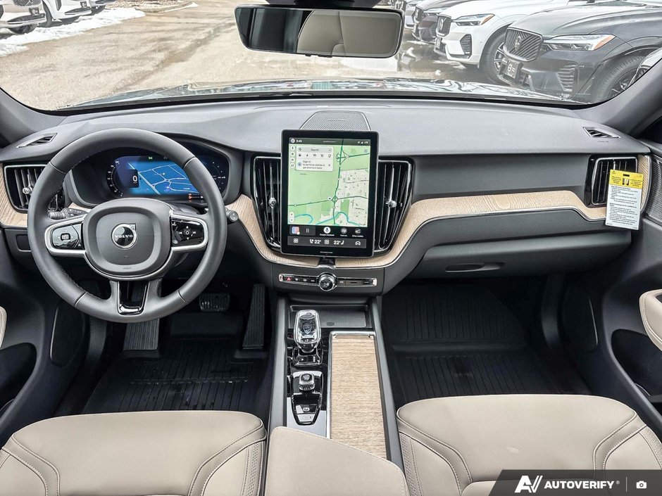 2026 Volvo XC60 Plug-In Hybrid Plus Dark Theme-24