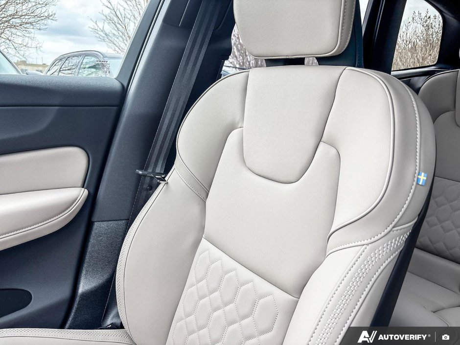 2026 Volvo XC60 Plug-In Hybrid Plus Dark Theme-20