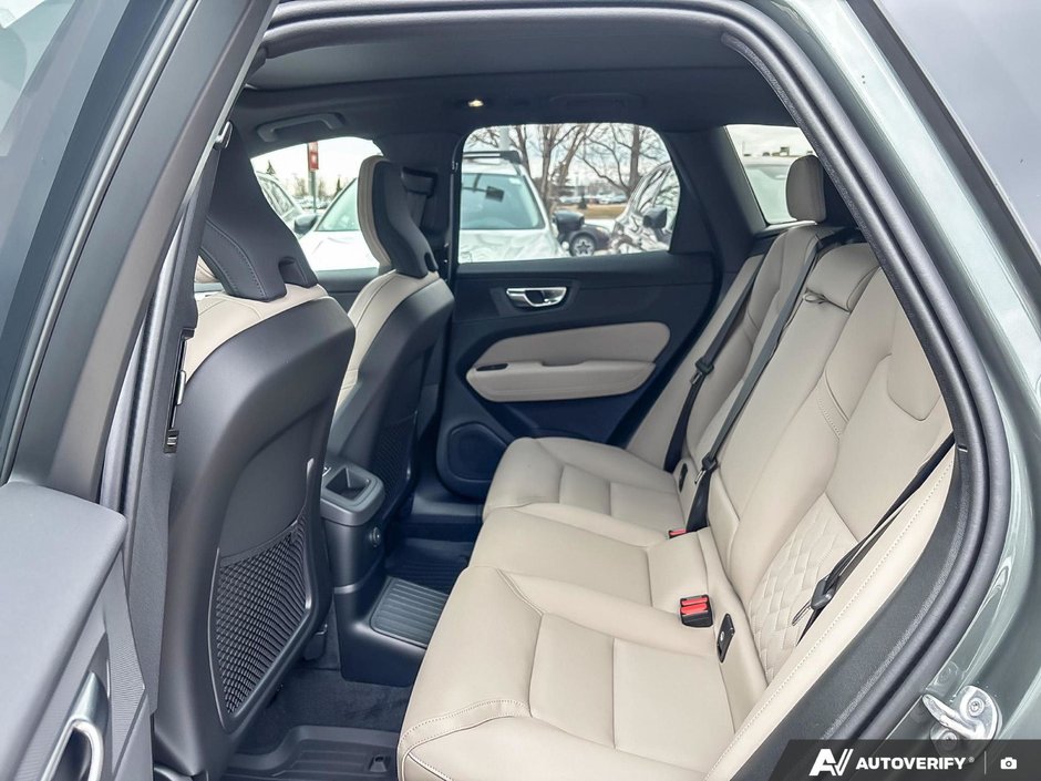 2026 Volvo XC60 Plug-In Hybrid Plus Dark Theme-23