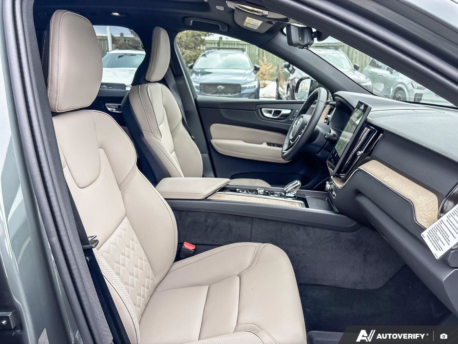 2026 Volvo XC60 Plug-In Hybrid Plus Dark Theme-22