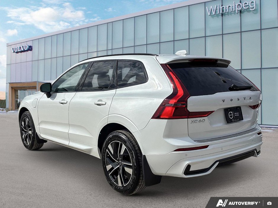 2026 Volvo XC60 Plug-In Hybrid Core Dark Theme-2