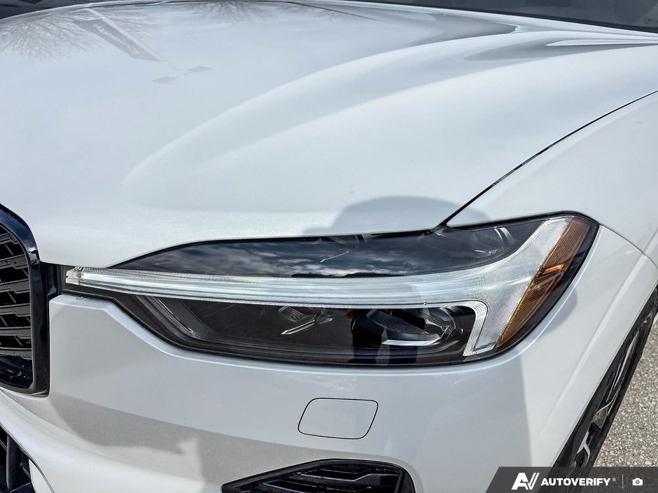 2026 Volvo XC60 Plug-In Hybrid Core Dark Theme-10