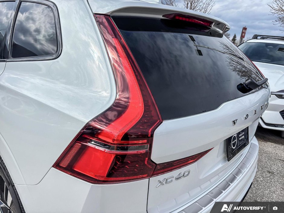 2026 Volvo XC60 Plug-In Hybrid Core Dark Theme-11