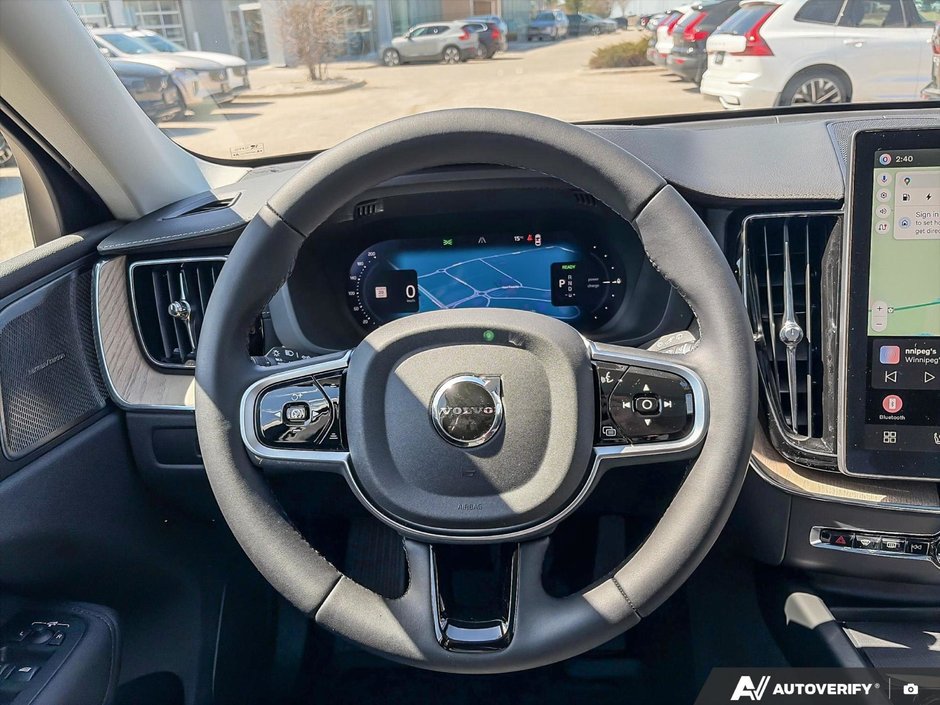 2026 Volvo XC60 Plug-In Hybrid Ultra Dark Theme-14