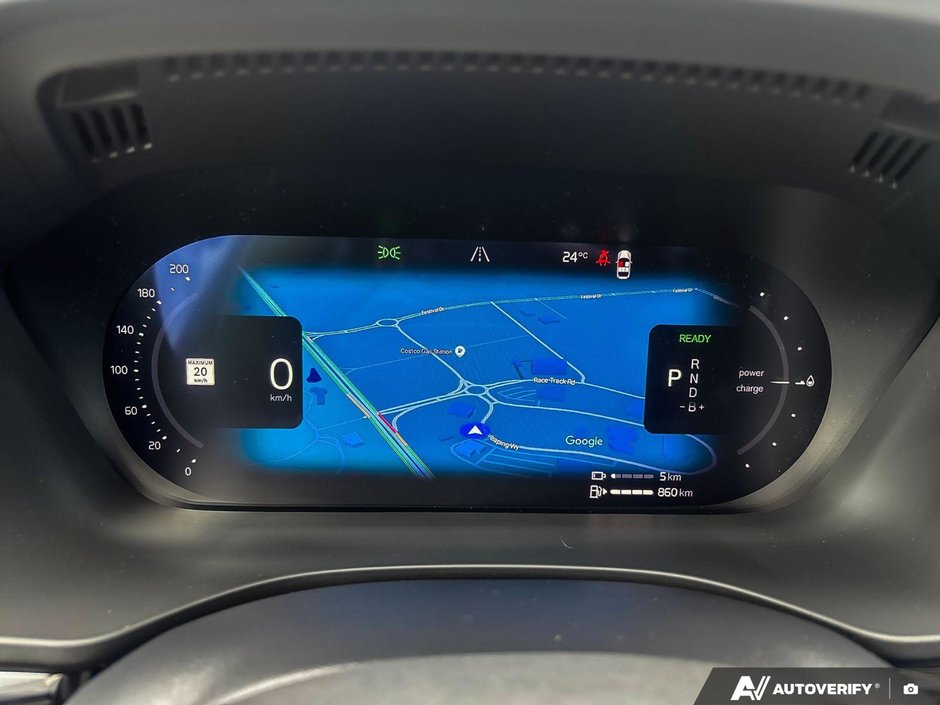 2026 Volvo XC60 Plug-In Hybrid Plus Dark Theme-15