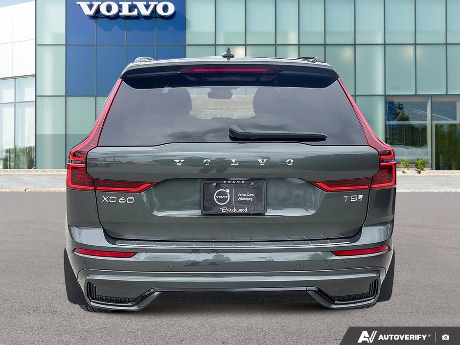 2026 Volvo XC60 Plug-In Hybrid Plus Dark Theme-4