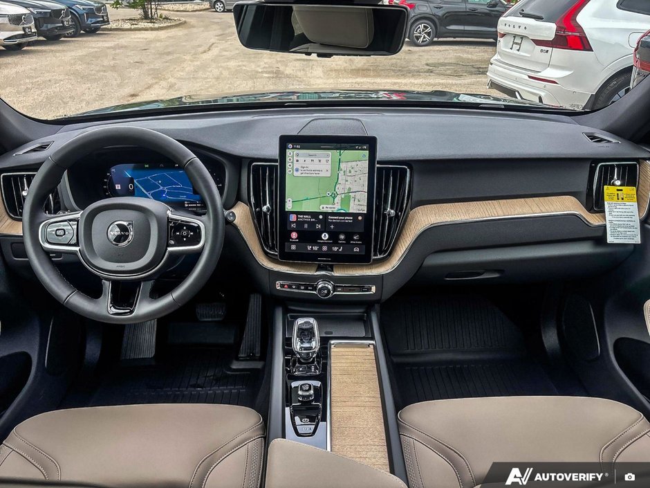 2026 Volvo XC60 Plug-In Hybrid Plus Dark Theme-24