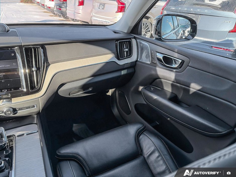2022 Volvo XC60 Recharge Inscription-25