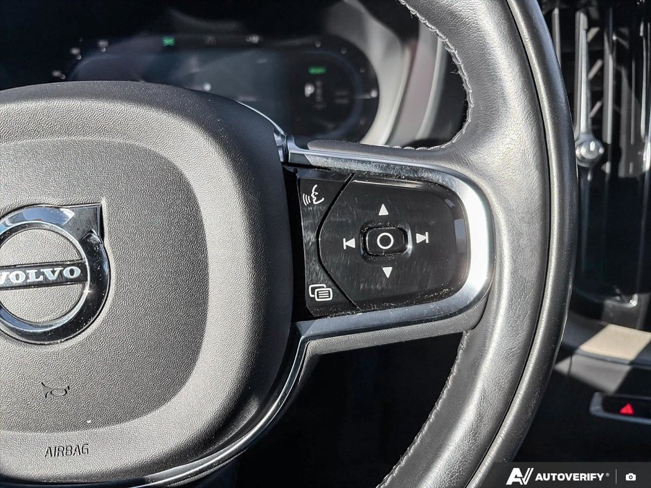 2022 Volvo XC60 Recharge Inscription-16