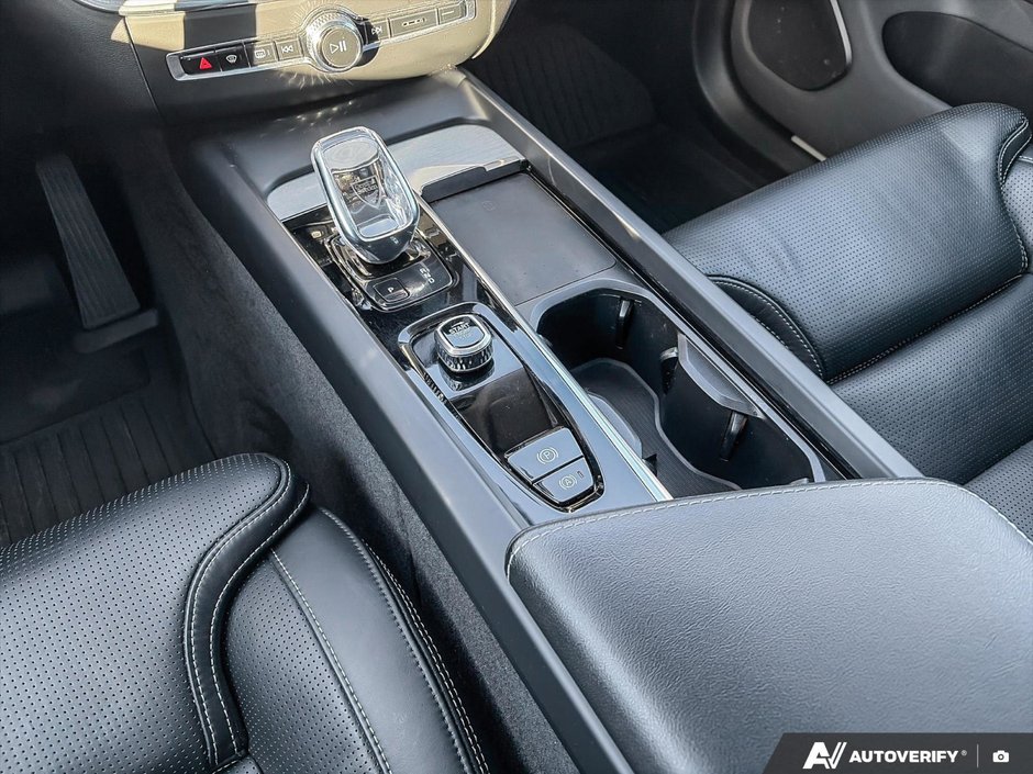 2022 Volvo XC60 Recharge Inscription-18