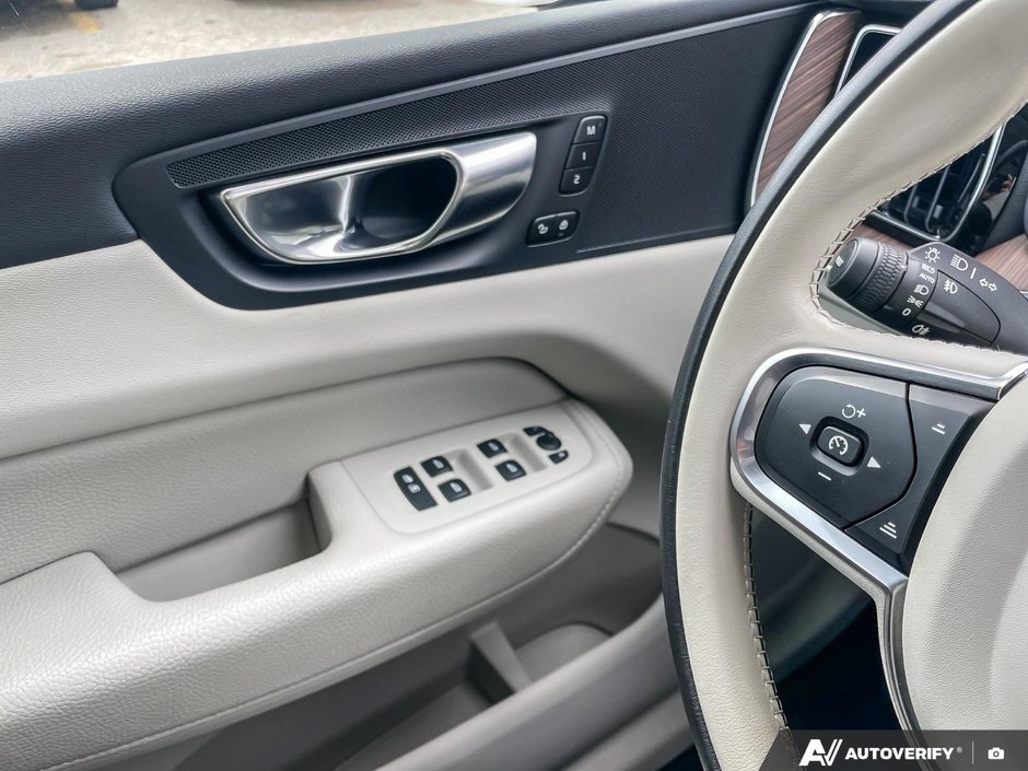 2022 Volvo XC60 Recharge Inscription Expression-16