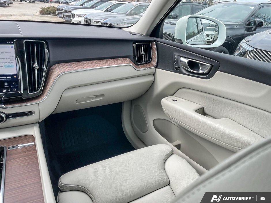 2022 Volvo XC60 Recharge Inscription Expression-24