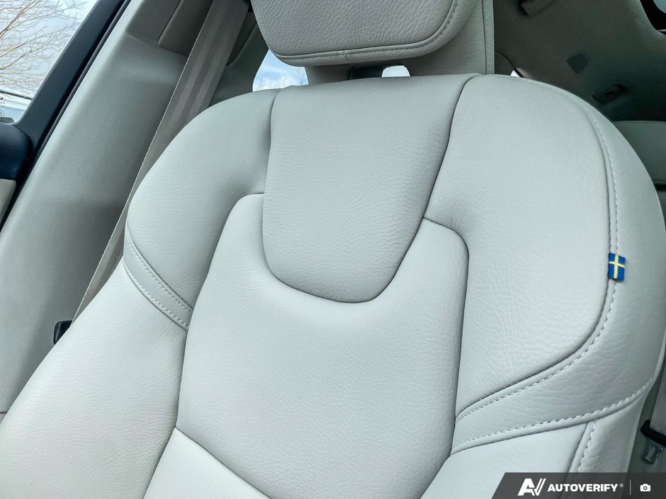 2022 Volvo XC60 Recharge Inscription Expression-19