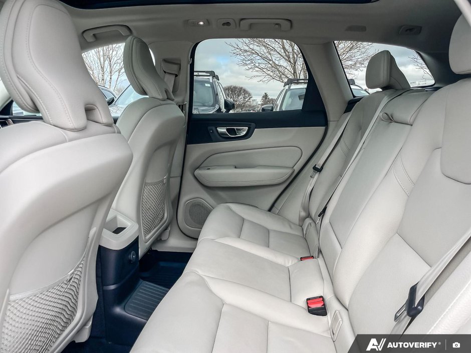 2022 Volvo XC60 Recharge Inscription Expression-22