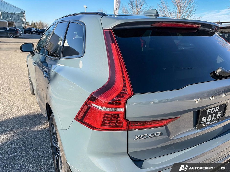 2024 Volvo XC60 Recharge Core Dark Theme-12