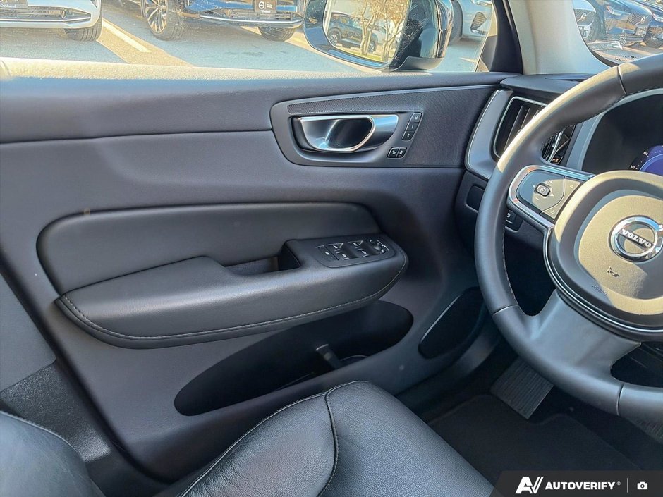 2024 Volvo XC60 Recharge Core Dark Theme-17