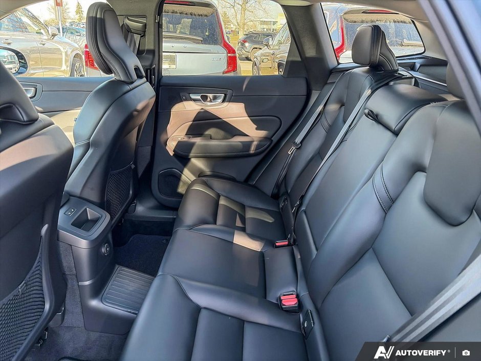 2024 Volvo XC60 Recharge Core Dark Theme-23