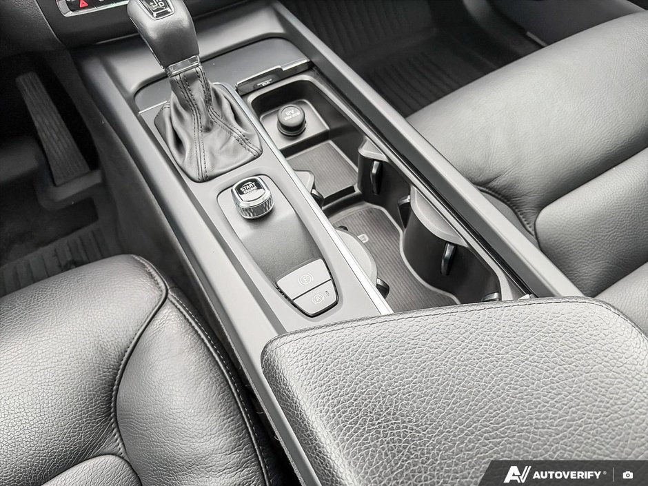 2020 Volvo XC60 Momentum-17