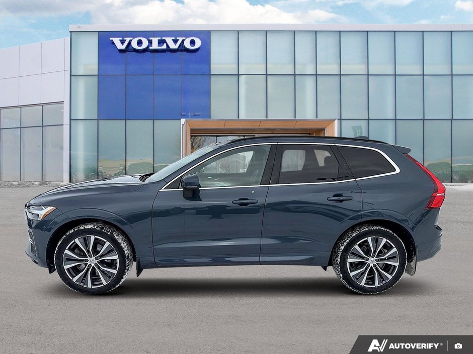 2022 Volvo XC60 Momentum-1