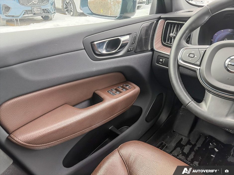 2022 Volvo XC60 Momentum-16