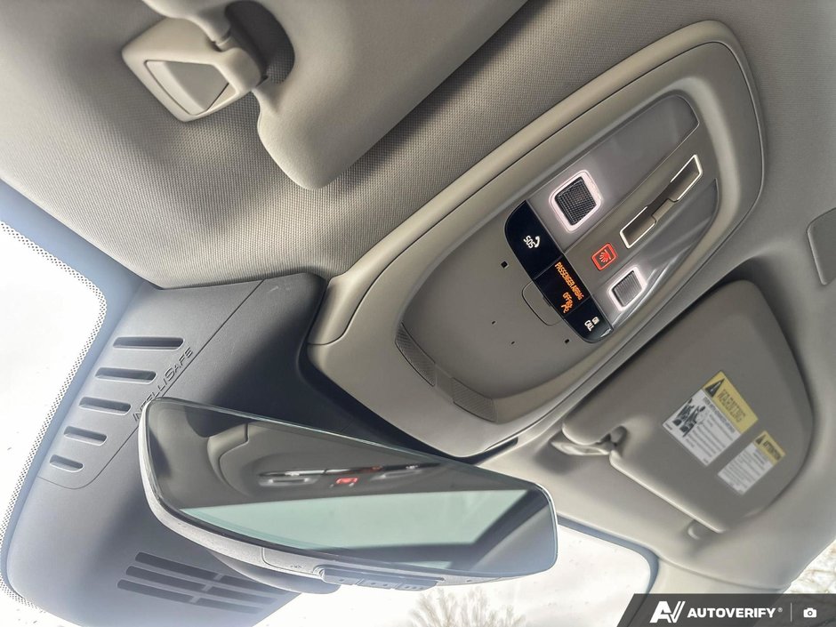 2022 Volvo XC60 Momentum-21