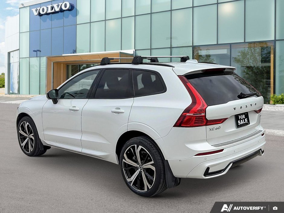 2022 Volvo XC60 R-Design-3