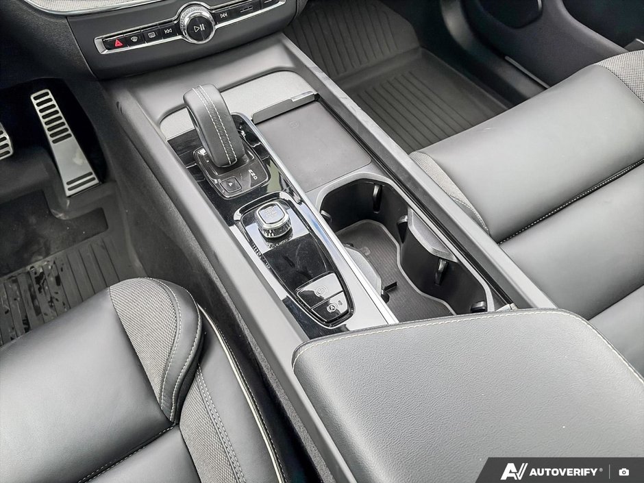 2022 Volvo XC60 R-Design-18
