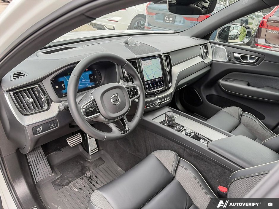 2022 Volvo XC60 R-Design-13