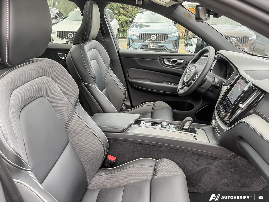 2022 Volvo XC60 R-Design-22