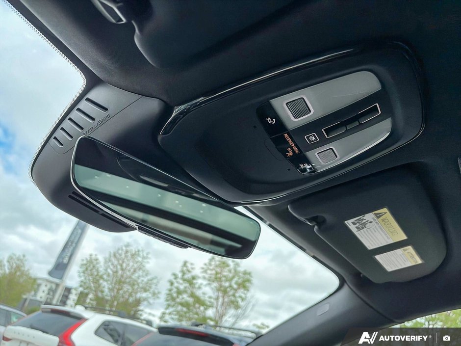 2022 Volvo XC60 R-Design-21