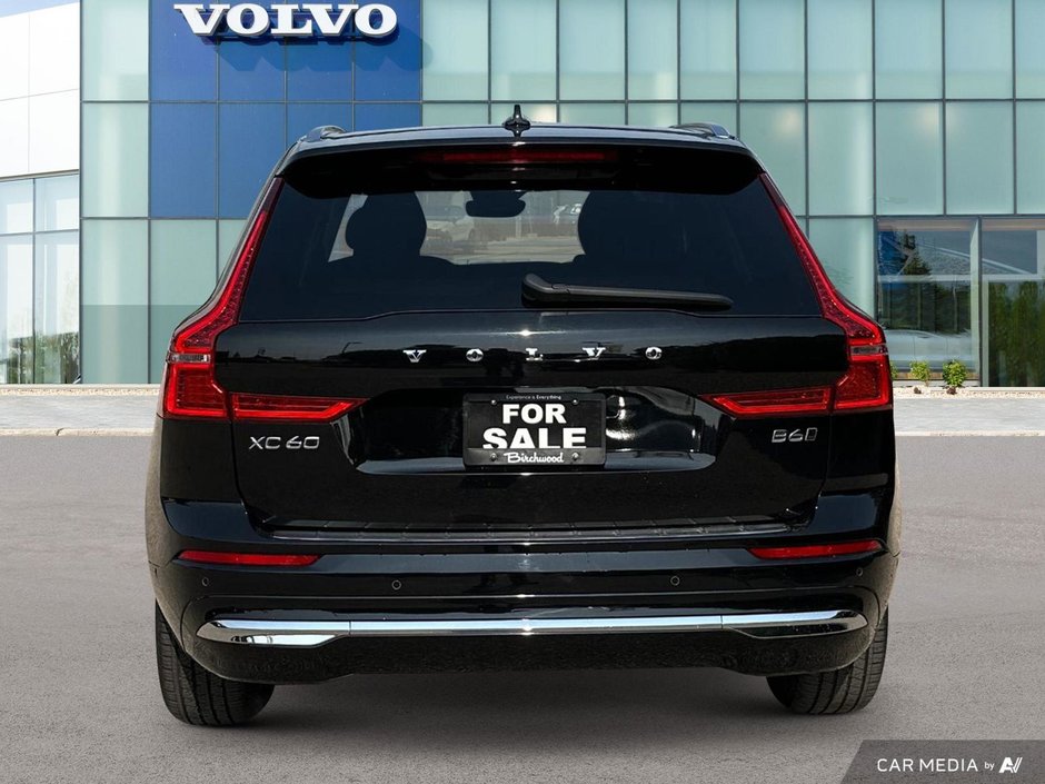 2023 Volvo XC60 Plus Bright Theme-4