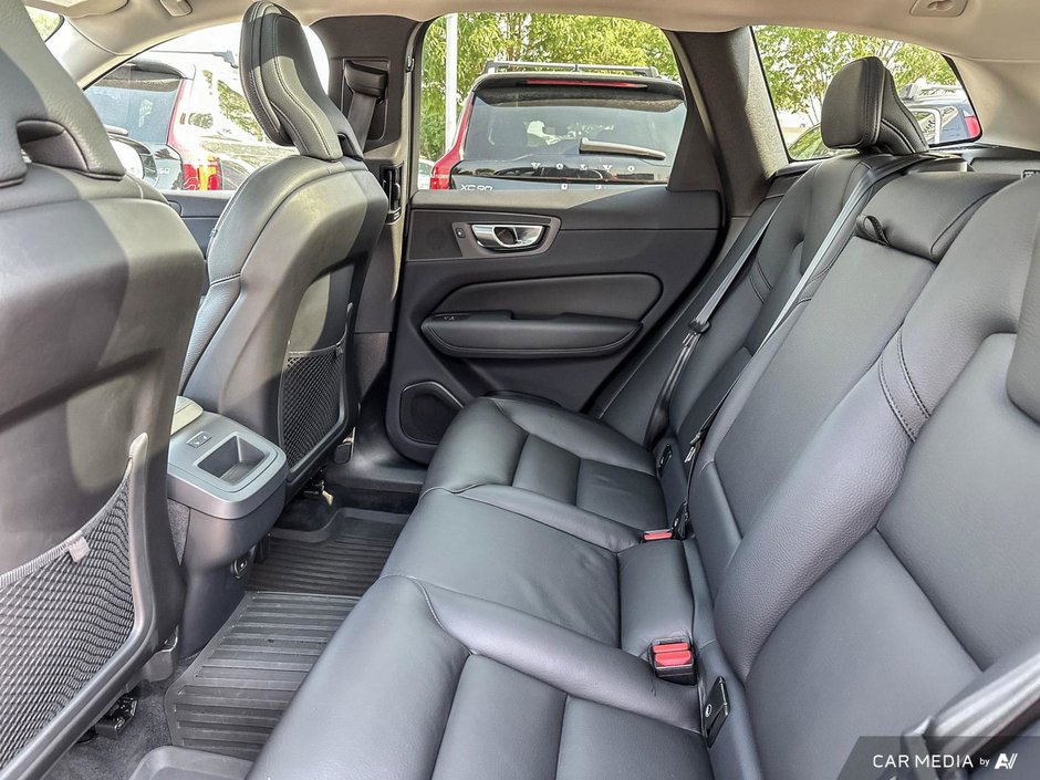 2023 Volvo XC60 Plus Bright Theme-23
