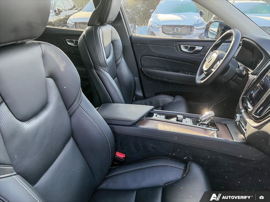 2023 Volvo XC60 Ultimate Dark Theme-21