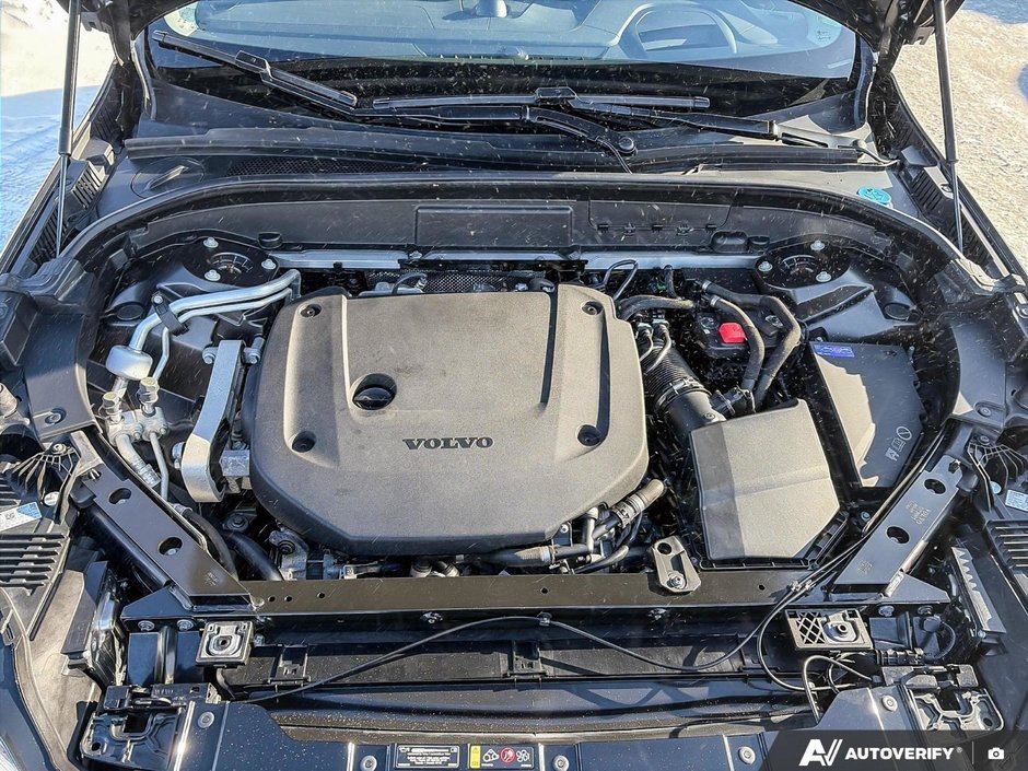 2023 Volvo XC60 Ultimate Dark Theme-6