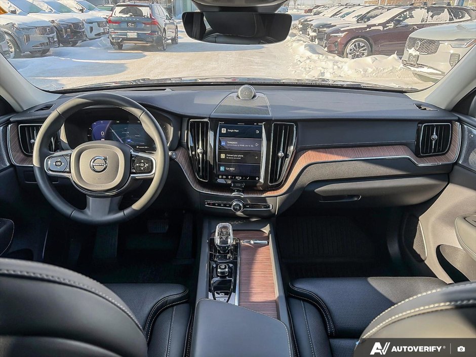 2023 Volvo XC60 Ultimate Dark Theme-23