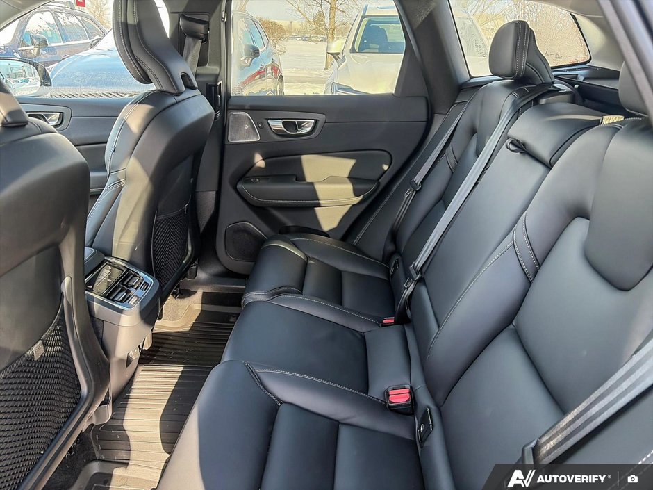 2023 Volvo XC60 Ultimate Dark Theme-22