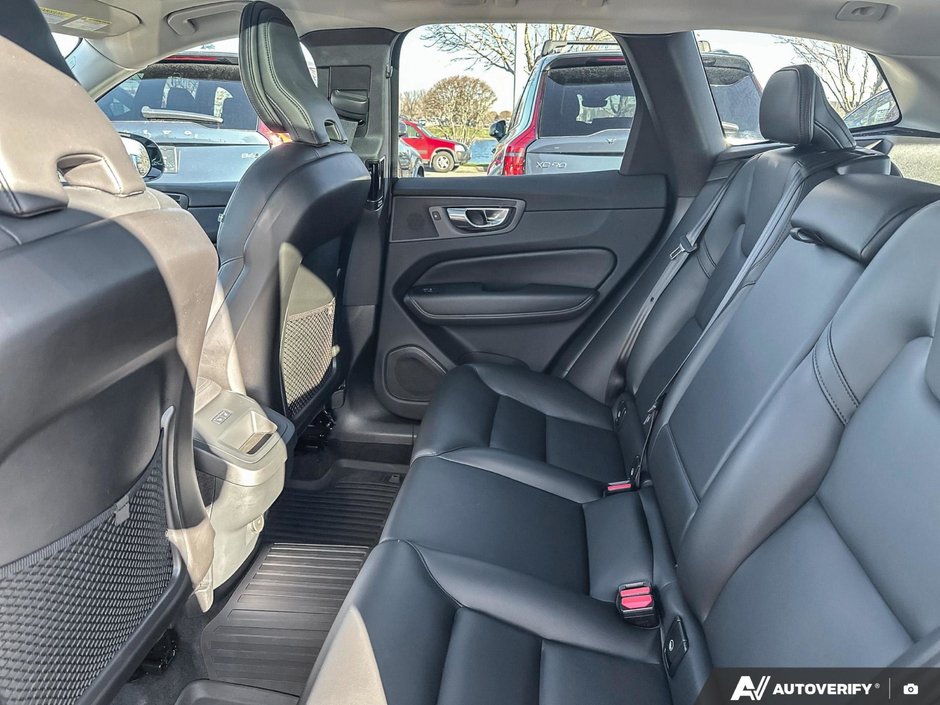 2025 Volvo XC60 Core Dark Theme-23