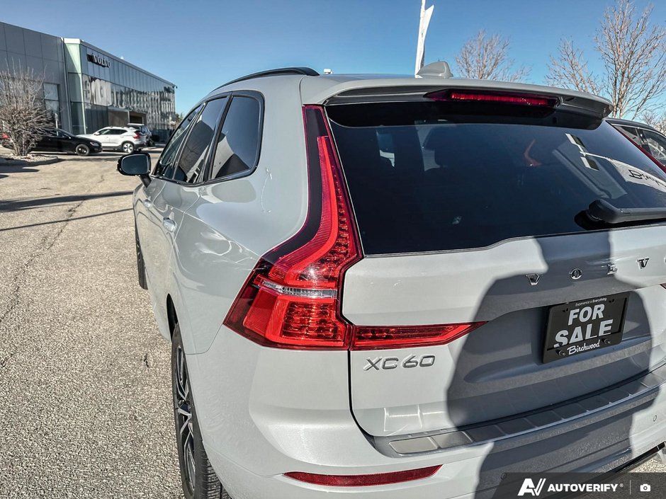 2025 Volvo XC60 Core Dark Theme-12