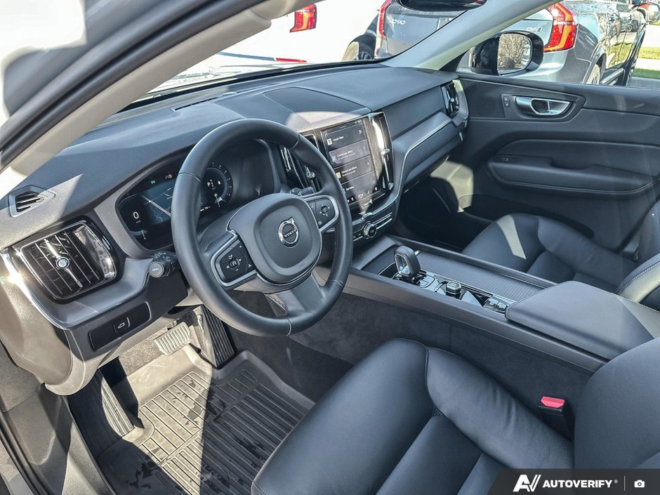 2025 Volvo XC60 Core Dark Theme-13
