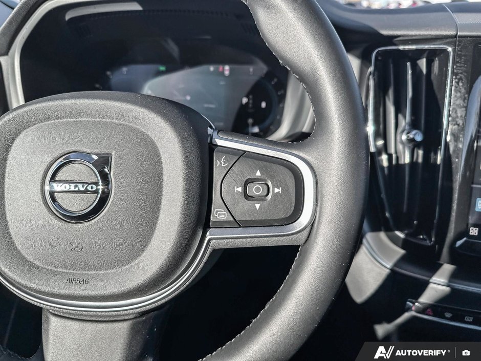 2025 Volvo XC60 Core Dark Theme-16