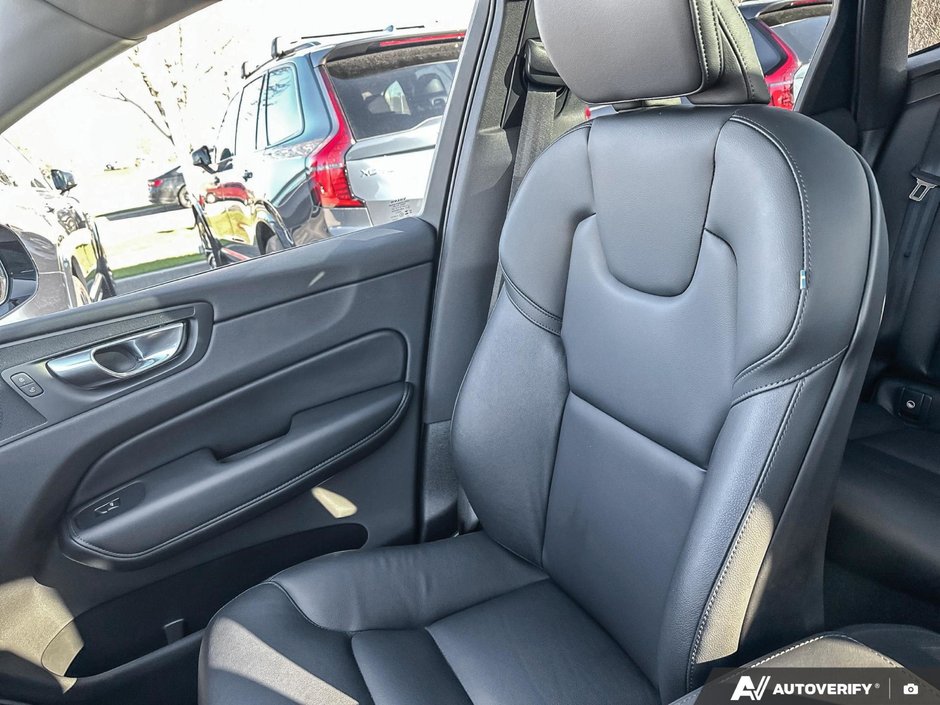 2025 Volvo XC60 Core Dark Theme-20