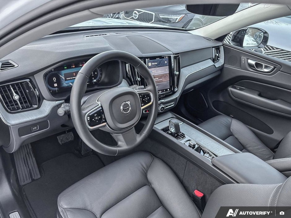 2025 Volvo XC60 Plus Dark Theme-13