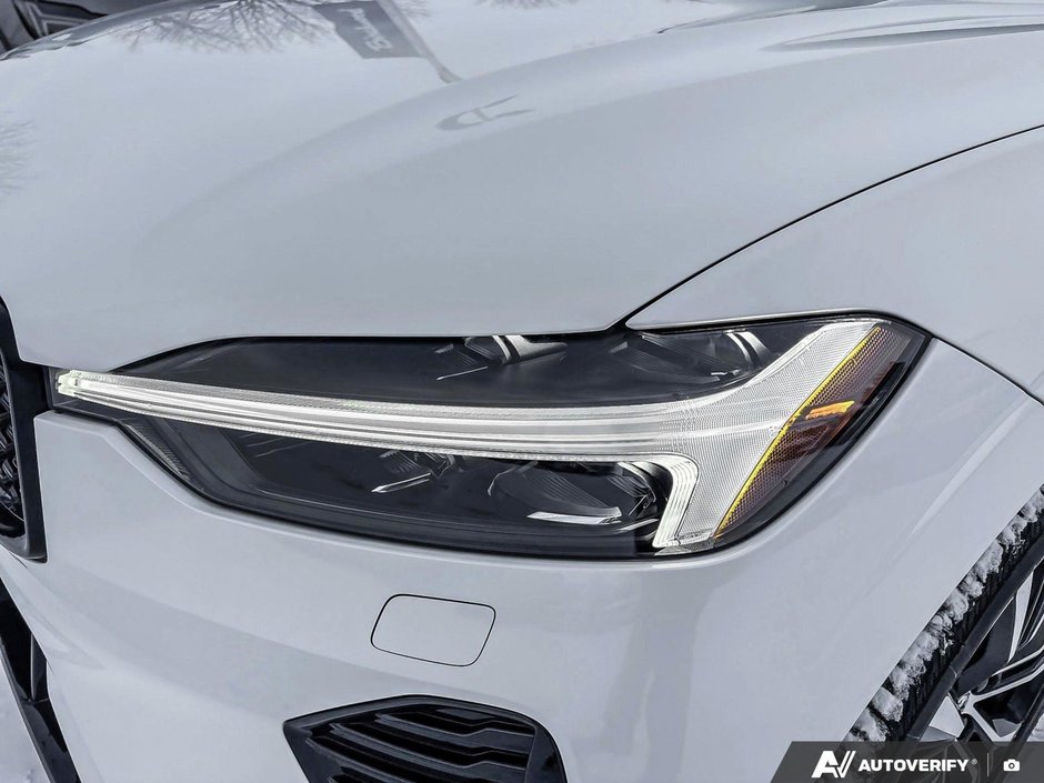 2025 Volvo XC60 Plus Dark Theme-11