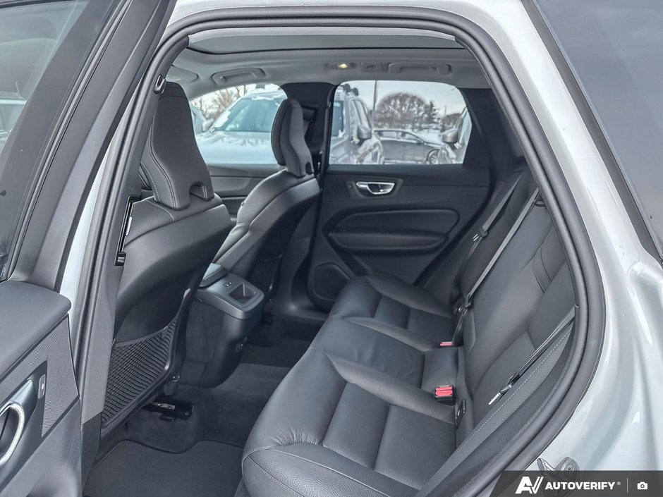 2025 Volvo XC60 Plus Dark Theme-23