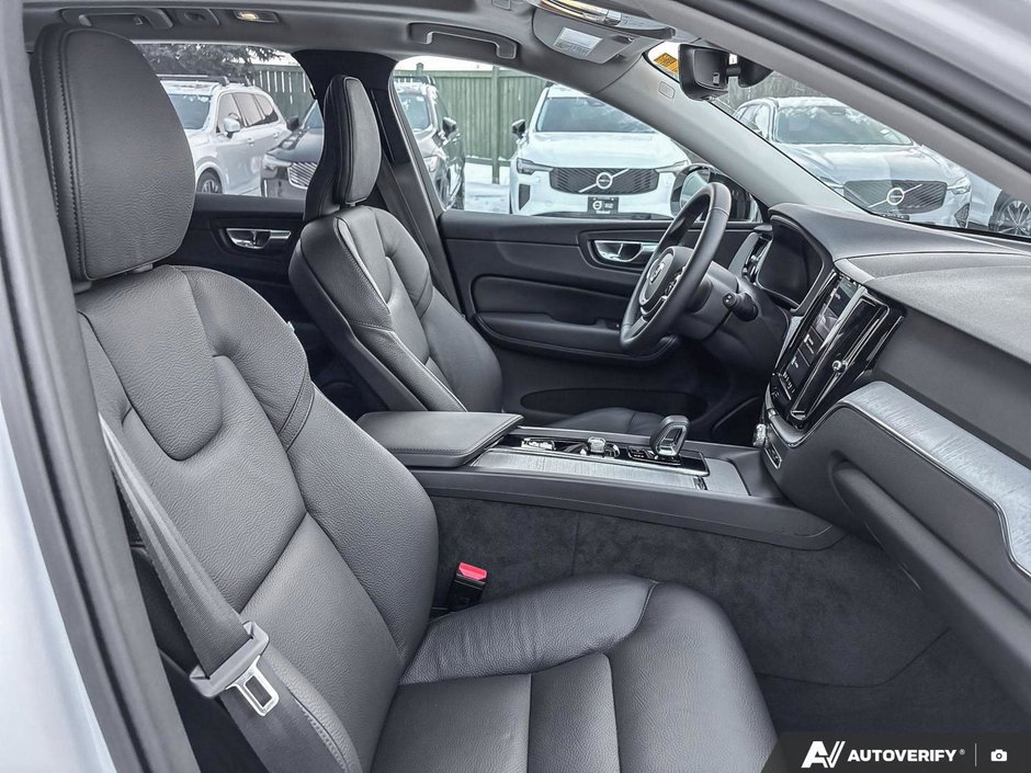 2025 Volvo XC60 Plus Dark Theme-22