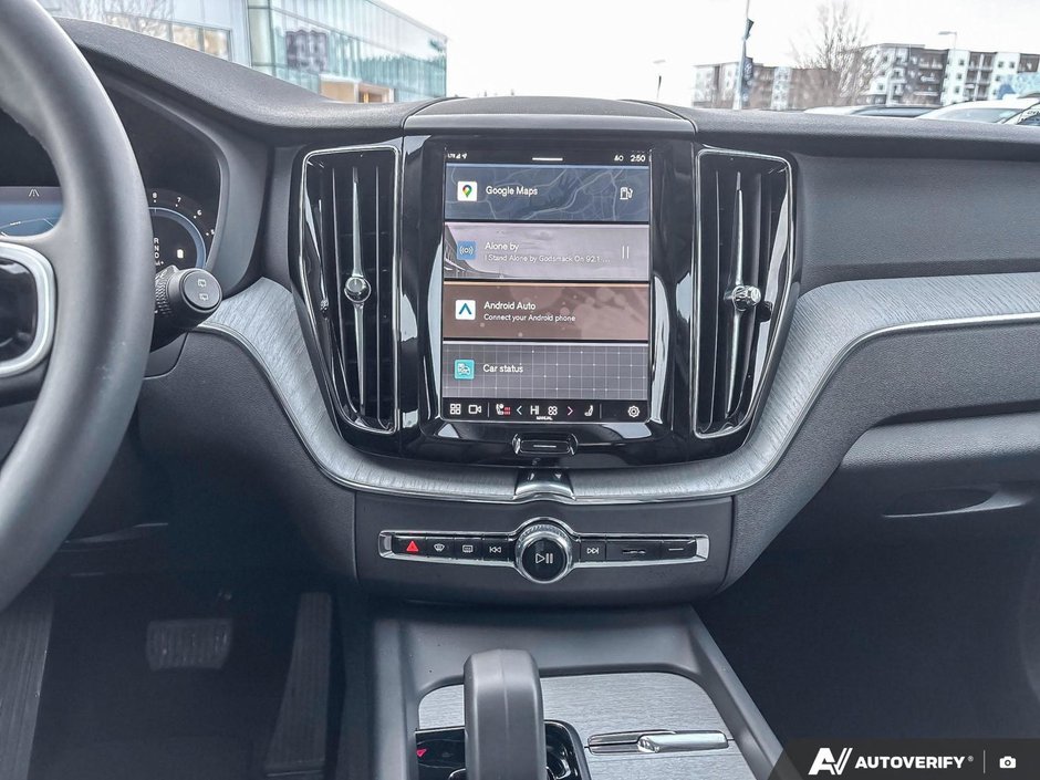2025 Volvo XC60 Plus Dark Theme-19