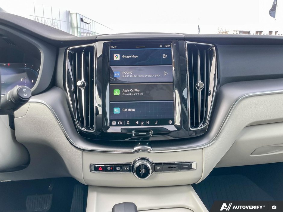 2025 Volvo XC60 Core Dark Theme-18