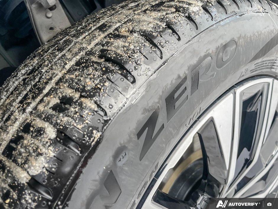 2025 Volvo XC60 Core Dark Theme-9