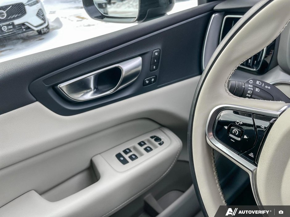 2025 Volvo XC60 Core Dark Theme-16